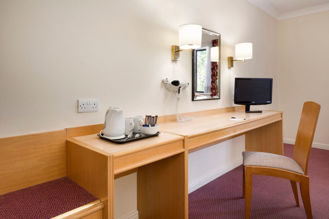 Days Inn Taunton Dış mekan fotoğraf