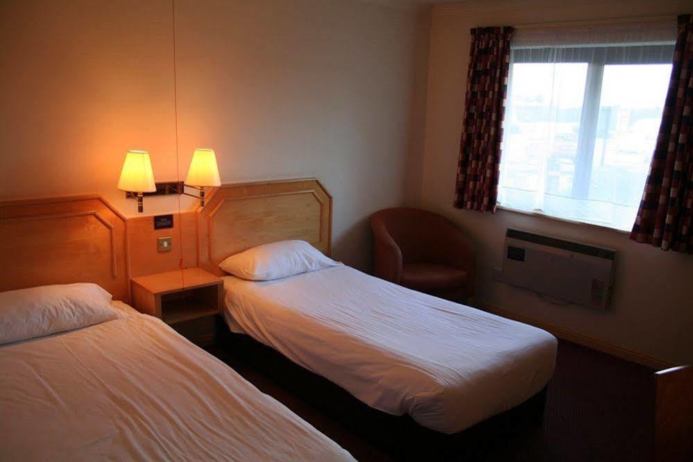 Days Inn Taunton Dış mekan fotoğraf